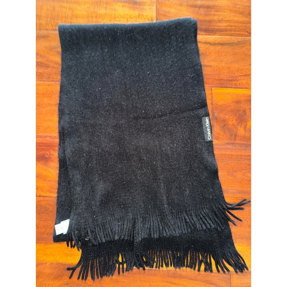 Calvin Klein Scarf Women OS Black Excellent Knit Fringe Logo Winter Wrap